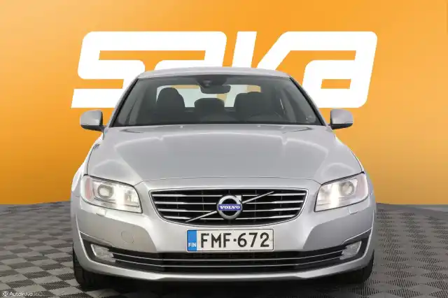 Harmaa Sedan, Volvo S80 – FMF-672