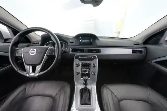 Harmaa Sedan, Volvo S80 – FMF-672