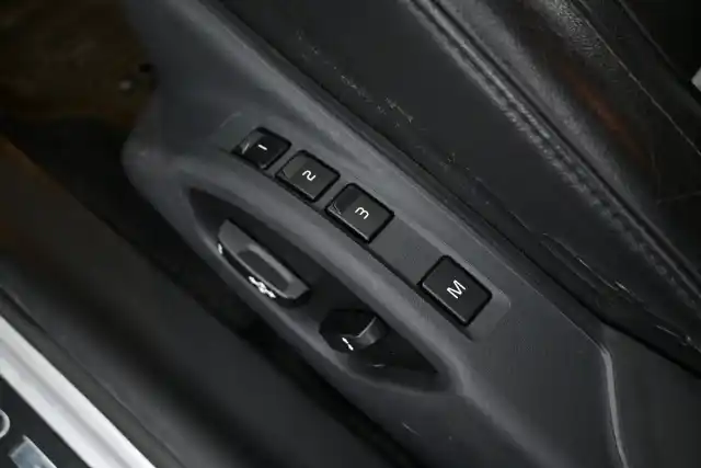 Harmaa Sedan, Volvo S80 – FMF-672