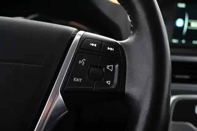 Harmaa Sedan, Volvo S80 – FMF-672