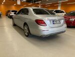 Harmaa Sedan, Mercedes-Benz E – FMG-108, kuva 3