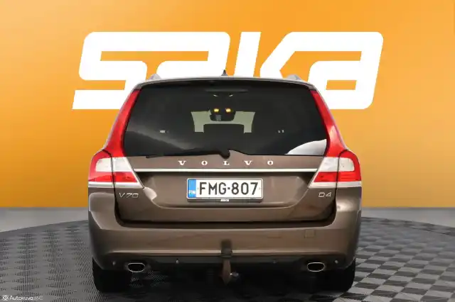 Ruskea (beige) Farmari, Volvo V70 – FMG-807