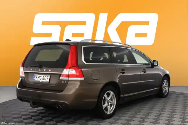 Ruskea (beige) Farmari, Volvo V70 – FMG-807