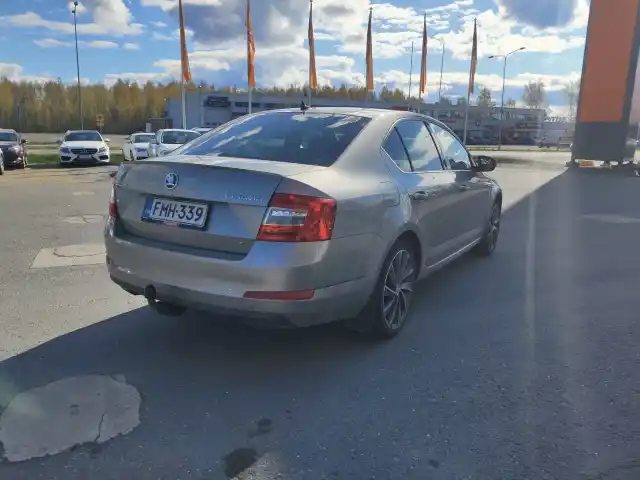 Ruskea (beige) Viistoperä, Skoda Octavia – FMH-339