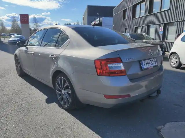 Ruskea (beige) Viistoperä, Skoda Octavia – FMH-339