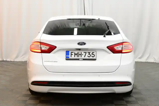 Valkoinen Viistoperä, Ford Mondeo – FMH-735