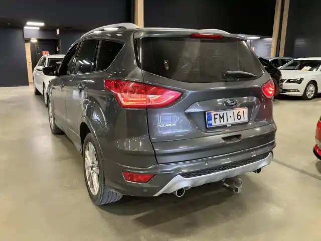 Harmaa Maastoauto, Ford Kuga – FMI-161