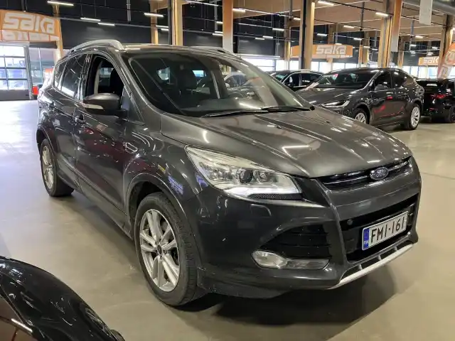 Harmaa Maastoauto, Ford Kuga – FMI-161