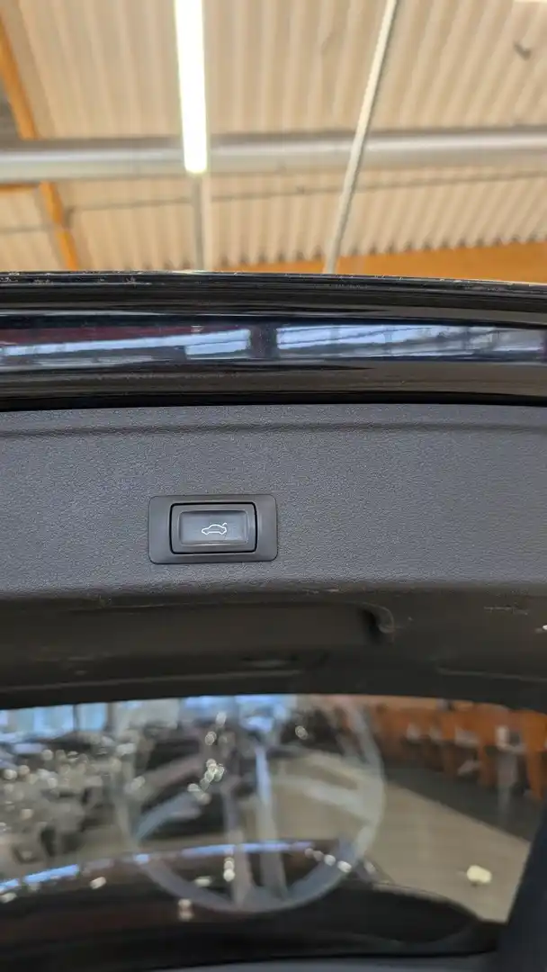 Musta Farmari, Audi A4 – FMJ-292
