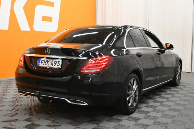 Musta Sedan, Mercedes-Benz C – FMK-493