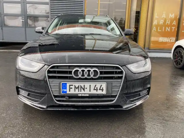 Musta Farmari, Audi A4 – FMN-144