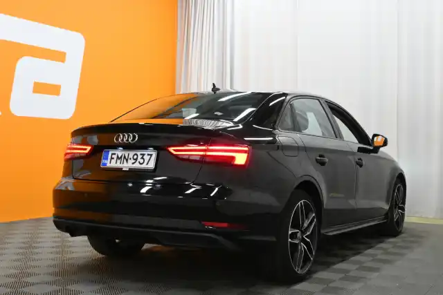 Musta Sedan, Audi A3 – FMN-937