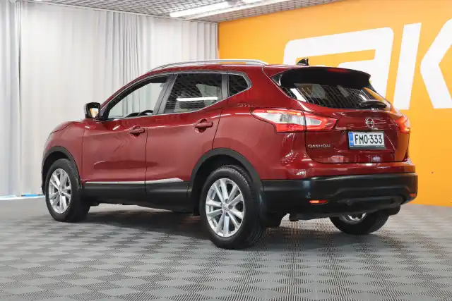 Punainen Maastoauto, Nissan Qashqai – FMO-333