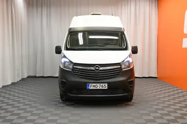 Valkoinen Pakettiauto, Opel Vivaro – FMO-765