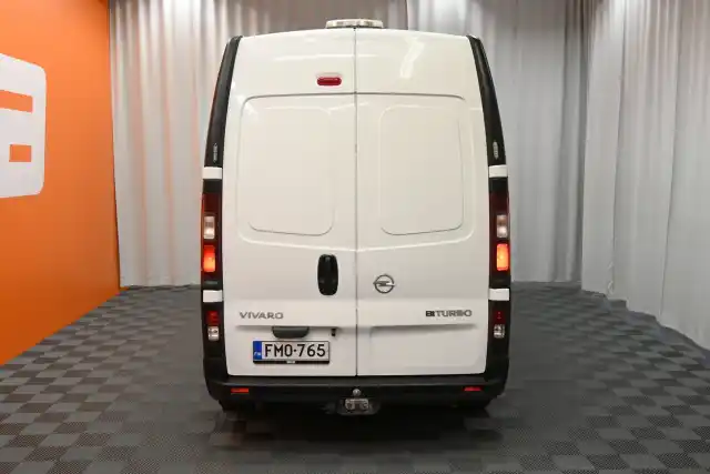 Valkoinen Pakettiauto, Opel Vivaro – FMO-765