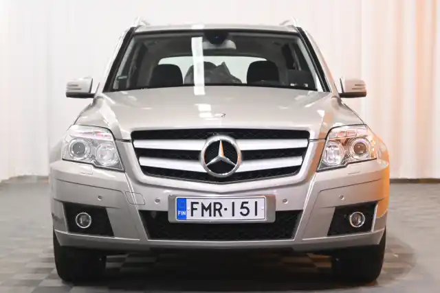 Harmaa Maastoauto, Mercedes-Benz GLK – FMR-151