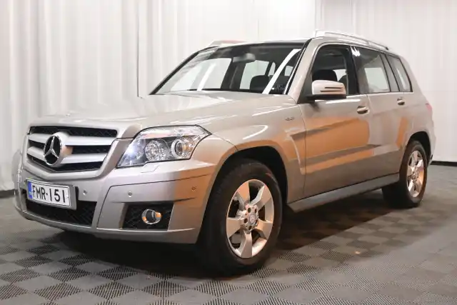 Harmaa Maastoauto, Mercedes-Benz GLK – FMR-151