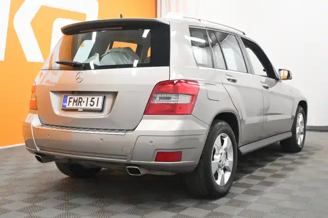 Harmaa Maastoauto, Mercedes-Benz GLK – FMR-151