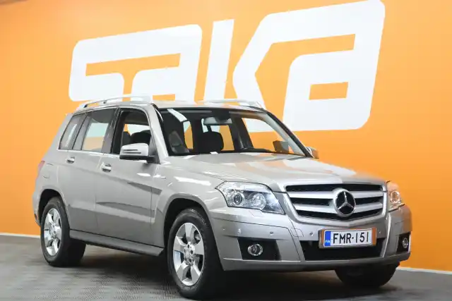 Harmaa Maastoauto, Mercedes-Benz GLK – FMR-151