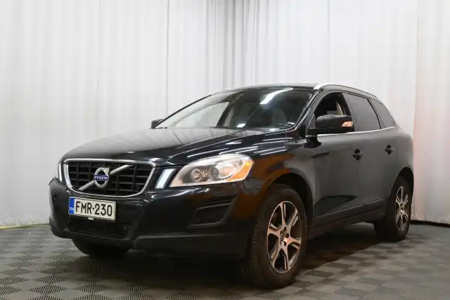 Musta Maastoauto, Volvo XC60 – FMR-230