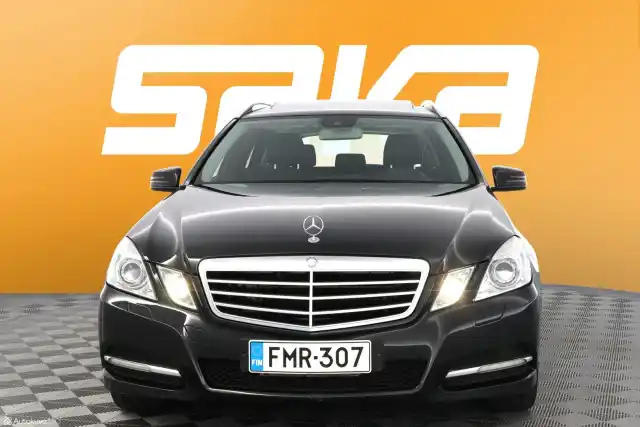 Musta Farmari, Mercedes-Benz E – FMR-307