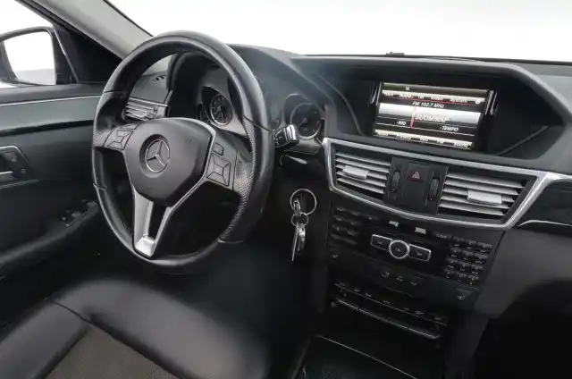 Musta Farmari, Mercedes-Benz E – FMR-307