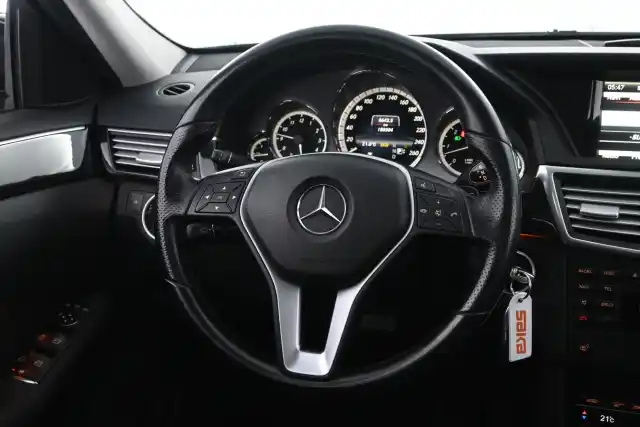 Musta Farmari, Mercedes-Benz E – FMR-307
