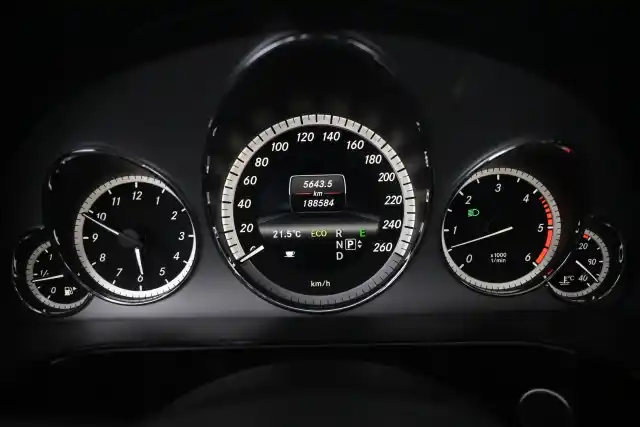 Musta Farmari, Mercedes-Benz E – FMR-307