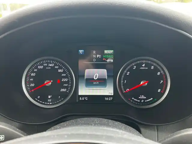 Valkoinen Maastoauto, Mercedes-Benz GLC – FMS-640