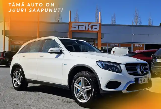 Valkoinen Maastoauto, Mercedes-Benz GLC – FMS-640