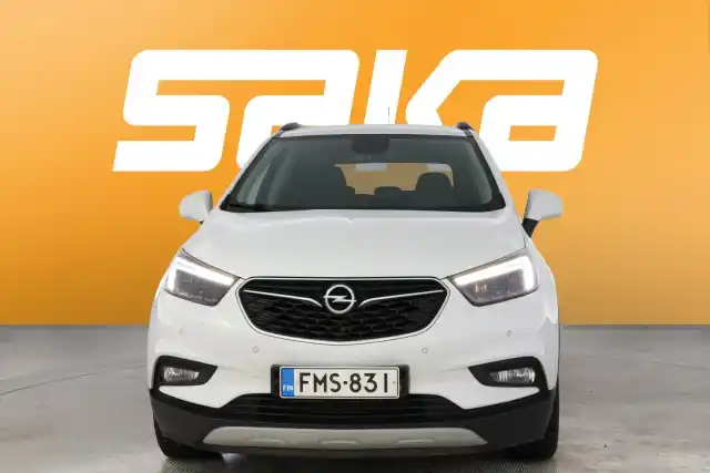 Valkoinen Maastoauto, Opel Mokka – FMS-831