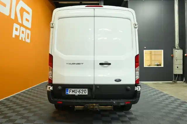 Valkoinen Pakettiauto, Ford Transit – FMU-620