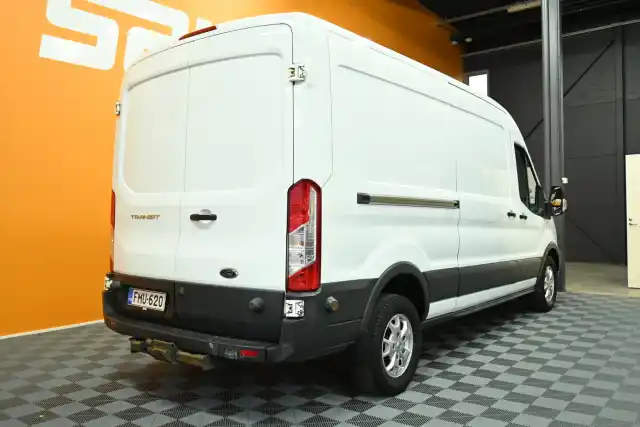 Valkoinen Pakettiauto, Ford Transit – FMU-620