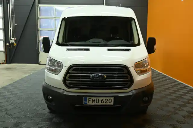 Valkoinen Pakettiauto, Ford Transit – FMU-620