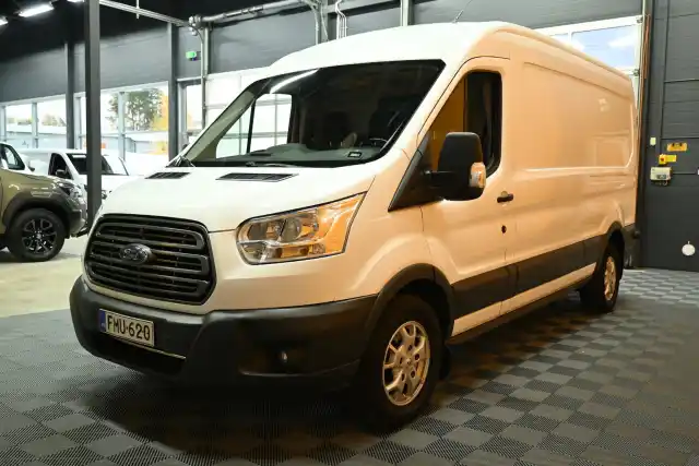 Valkoinen Pakettiauto, Ford Transit – FMU-620