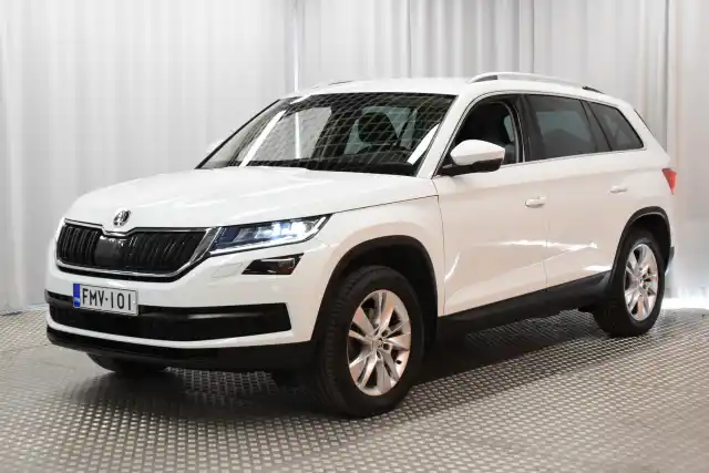 Valkoinen Maastoauto, Skoda Kodiaq – FMV-101