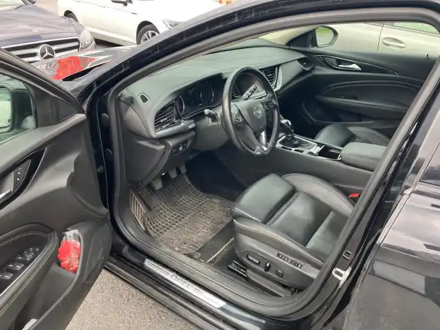 Musta Viistoperä, Opel Insignia – FMV-361