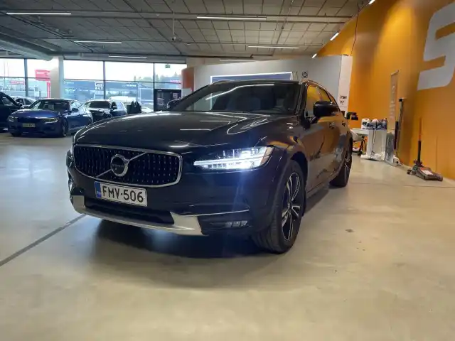 Musta Farmari, Volvo V90 Cross Country – FMV-506