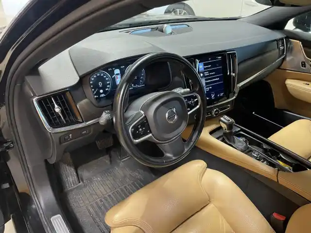 Musta Farmari, Volvo V90 Cross Country – FMV-506