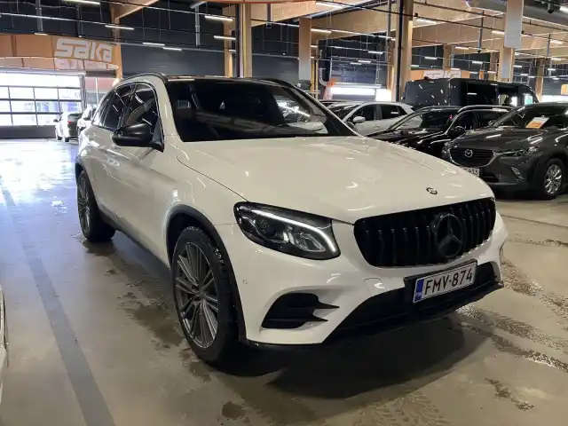 Valkoinen Maastoauto, Mercedes-Benz GLC – FMV-874