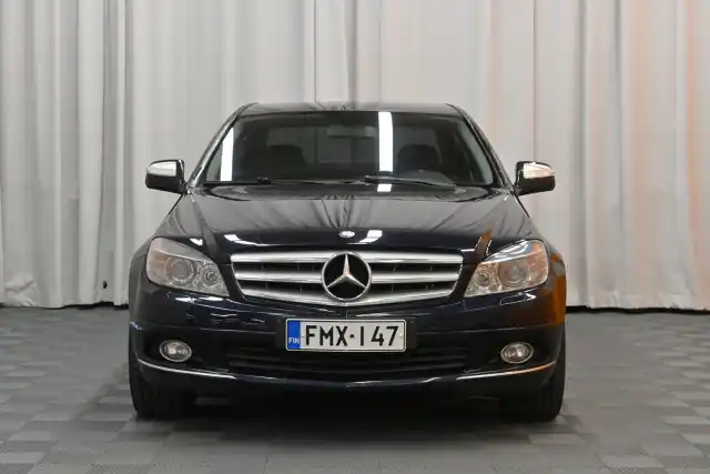 Sininen Sedan, Mercedes-Benz C – FMX-147