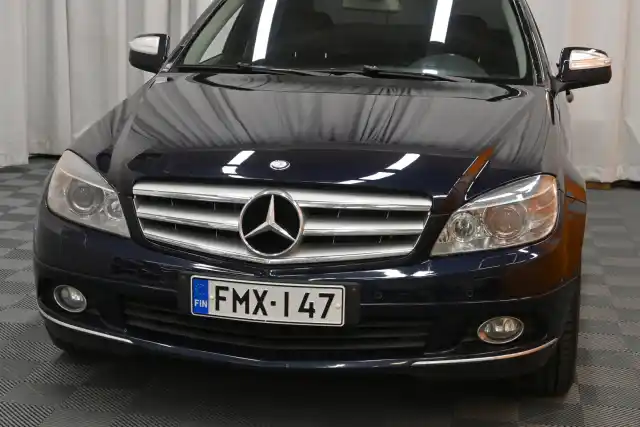 Sininen Sedan, Mercedes-Benz C – FMX-147