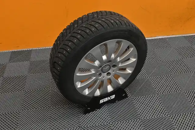 Sininen Sedan, Mercedes-Benz C – FMX-147