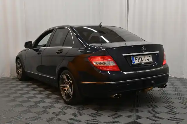 Sininen Sedan, Mercedes-Benz C – FMX-147