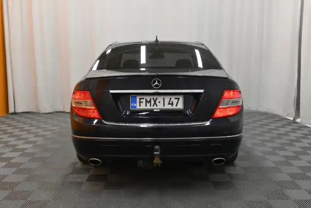 Sininen Sedan, Mercedes-Benz C – FMX-147
