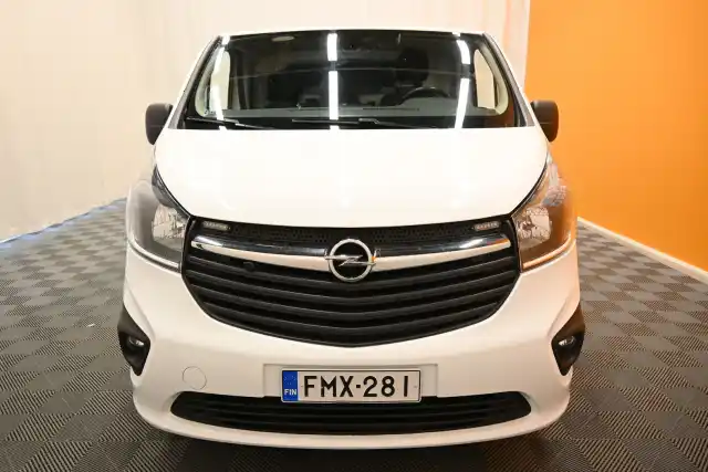 Valkoinen Pakettiauto, Opel Vivaro – FMX-281