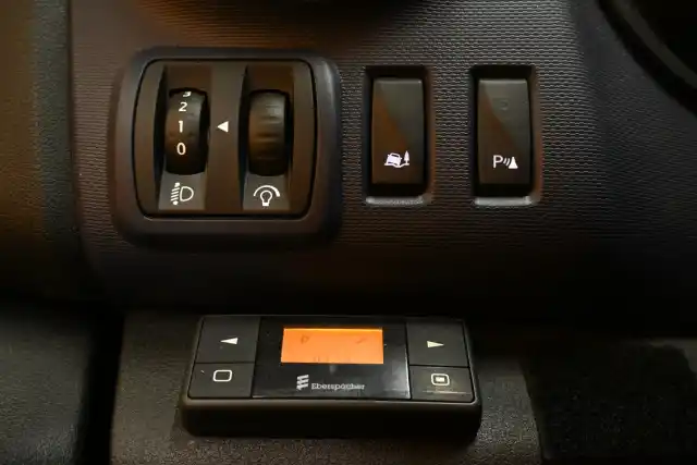 Valkoinen Pakettiauto, Opel Vivaro – FMX-281