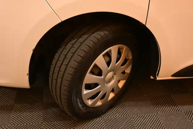 Valkoinen Pakettiauto, Opel Vivaro – FMX-281