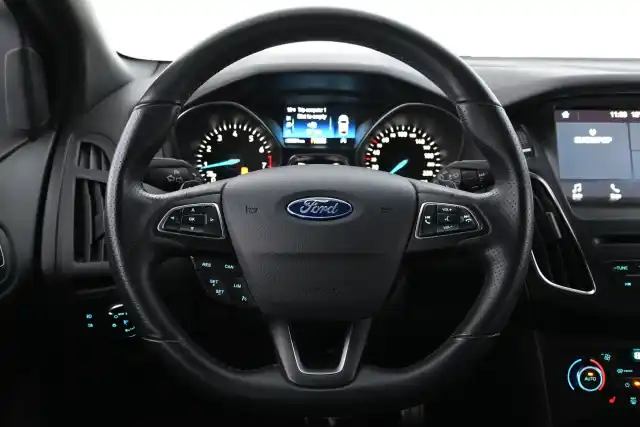 Valkoinen Farmari, Ford Focus – FMX-687
