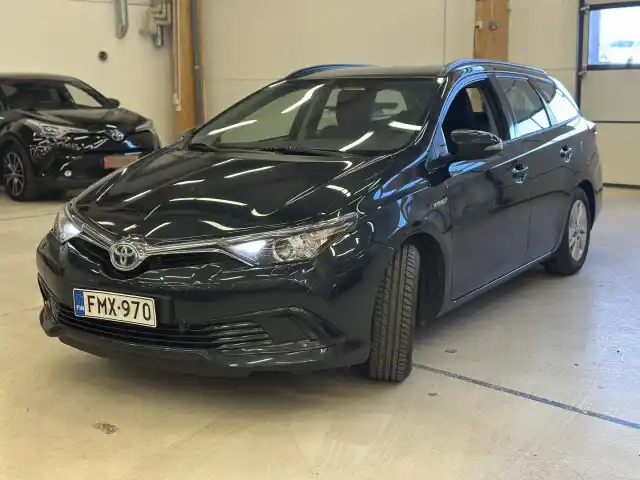 Harmaa Farmari, Toyota Auris – FMX-970